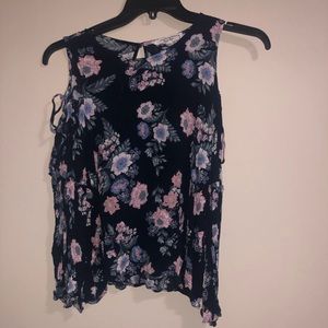 3/🔟 Cold shoulder floral blouse